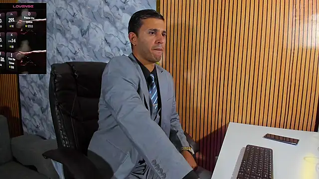 Snapshot of Hideintheoffice chatting on 25, 9, 2025 Hideintheoffice online show from 25, 9, 2025