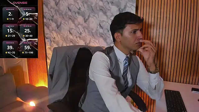 Snapshot of Hideintheoffice chatting on 11, 10, 2025 Hideintheoffice online show from 11, 10, 2025