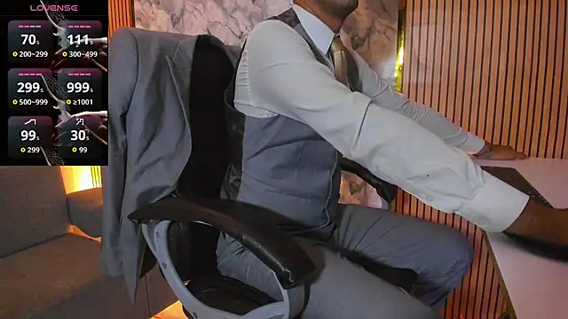 Snapshot of Hideintheoffice chatting on 15, 10, 2025 Hideintheoffice online show from 15, 10, 2025