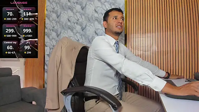 Snapshot of Hideintheoffice chatting on 28, 11, 2025 Hideintheoffice online show from 28, 11, 2025