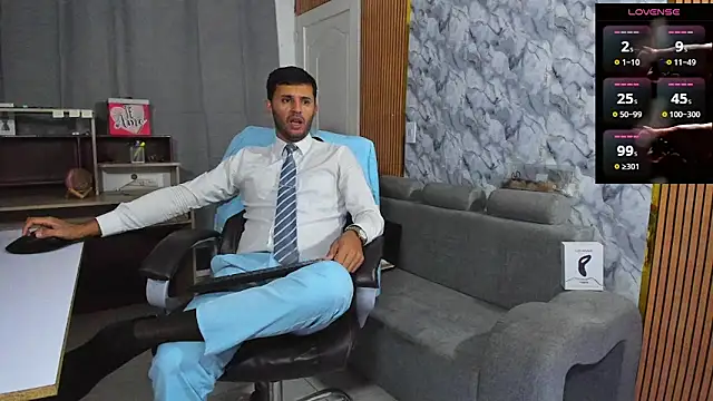 Snapshot of Hideintheoffice chatting on 7, 2, 2026 Hideintheoffice online show from 7, 2, 2026