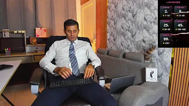 Snapshot of Hideintheoffice chatting on 11, 2, 2026 Hideintheoffice online show from 11, 2, 2026