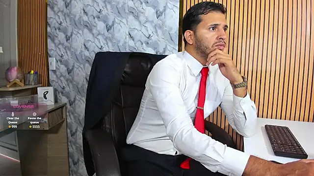 Snapshot of Hideintheoffice chatting on 11, 3, 2026 Hideintheoffice online show from 11, 3, 2026