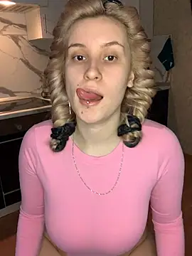 Snapshot of Sweet_white_chocolate chatting on 10, 3, 2025 Sweet white chocolate online show from 10, 3, 2025