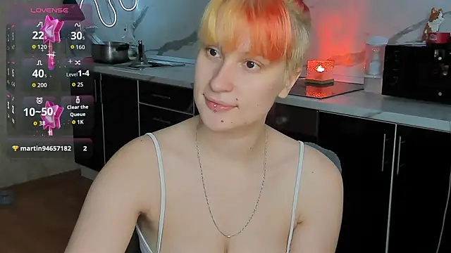 Snapshot of Sweet_white_chocolate chatting on 24, 11, 2025 Sweet white chocolate online show from 24, 11, 2025