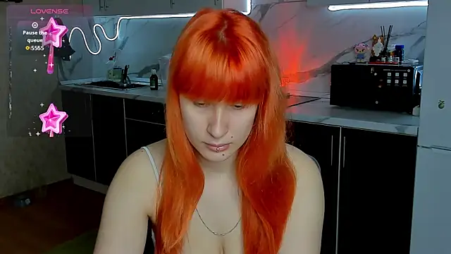 Snapshot of Sweet_white_chocolate chatting on 3, 12, 2025 Sweet white chocolate online show from 3, 12, 2025