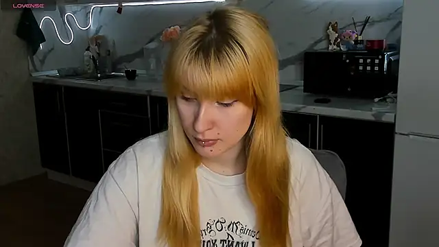 Snapshot of Sweet_white_chocolate chatting on 13, 2, 2026 Sweet white chocolate online show from 13, 2, 2026