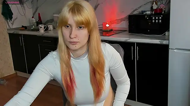 Snapshot of Sweet_white_chocolate chatting on 24, 2, 2026 Sweet white chocolate online show from 24, 2, 2026