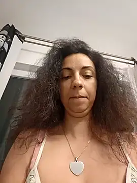 Snapshot of naughty69curls chatting on 27, 10, 2025 naughty69curls online show from 27, 10, 2025