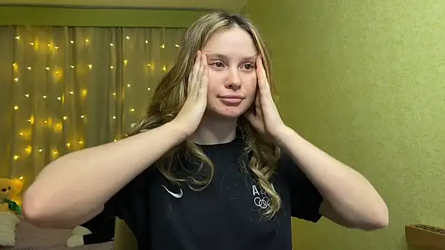 Snapshot of IlonaMurf chatting on 24, 12, 2024 IlonaMurf online show from 24, 12, 2024