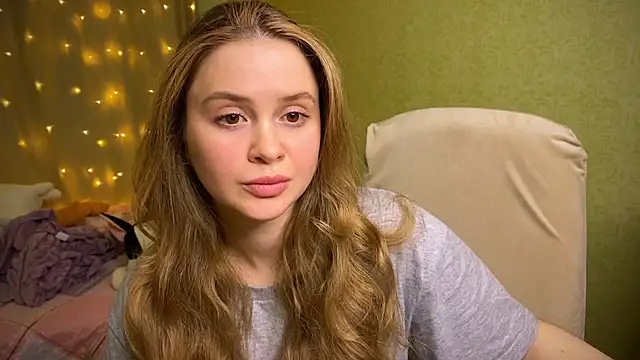 Snapshot of IlonaMurf chatting on 19, 2, 2025 IlonaMurf online show from 19, 2, 2025