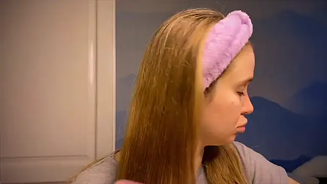 Snapshot of IlonaMurf chatting on 27, 10, 2025 IlonaMurf online show from 27, 10, 2025