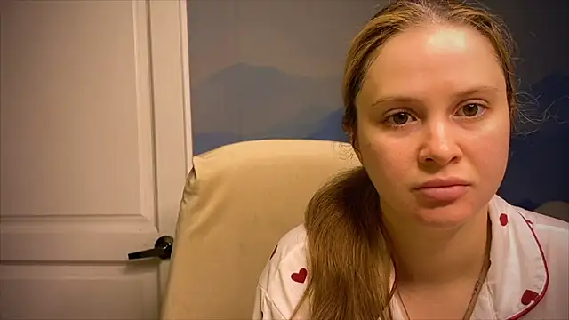 Snapshot of IlonaMurf chatting on 28, 10, 2025 IlonaMurf online show from 28, 10, 2025