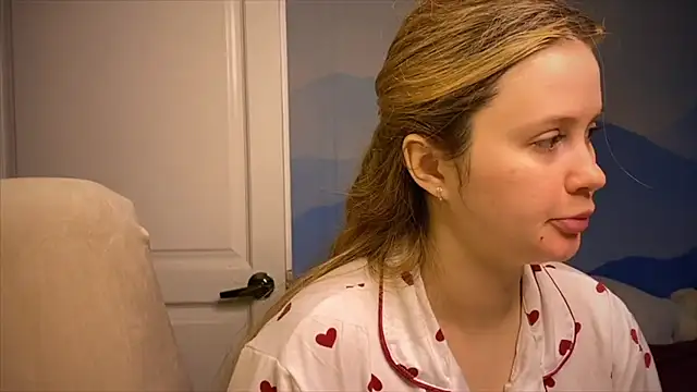 Snapshot of IlonaMurf chatting on 1, 11, 2025 IlonaMurf online show from 1, 11, 2025