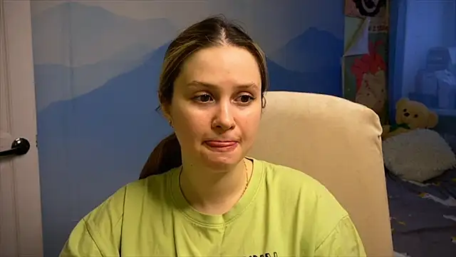 Snapshot of IlonaMurf chatting on 19, 12, 2025 IlonaMurf online show from 19, 12, 2025