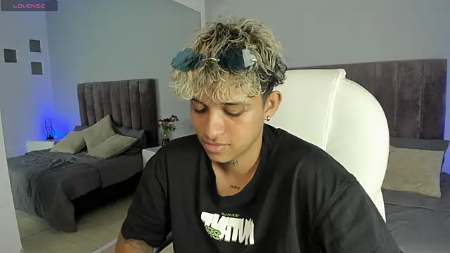 Dominick jones online show from 20, 1, 2025