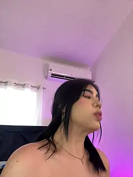 Lily Woodz online show from 6, 8, 2026
