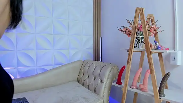 AnikaRomanoff online show from 27, 2, 2025