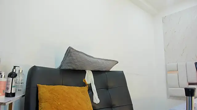 celeste smmith  online show from 17, 3, 2026