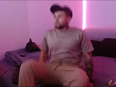 Snapshot of miia-liiam chatting on 8, 1, 2025 miia-liiam online show from 8, 1, 2025