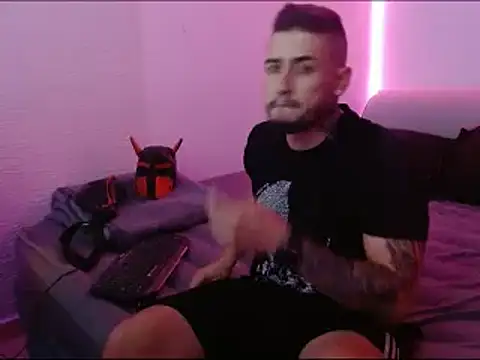 Snapshot of miia-liiam chatting on 11, 1, 2025 miia-liiam online show from 11, 1, 2025