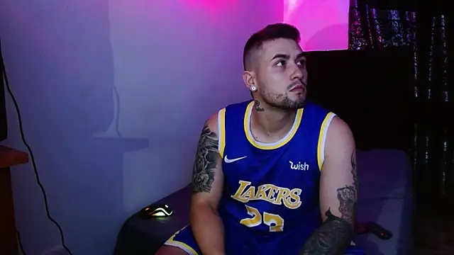 Snapshot of miia-liiam chatting on 5, 12, 2025 miia-liiam online show from 5, 12, 2025