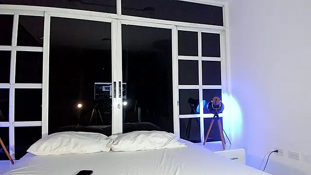loladupont online show from 27, 7, 2026