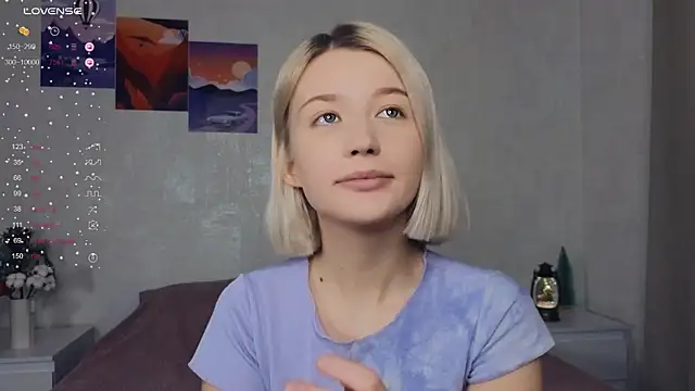 Snapshot of LucyLure chatting on 25, 12, 2024 LucyLure online show from 25, 12, 2024