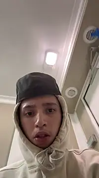 Snapshot of qbaby96 chatting on 27, 2, 2025 qbaby96 online show from 27, 2, 2025