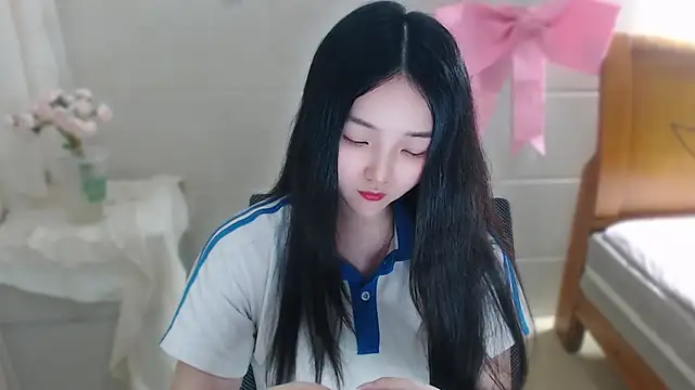 qiqi--- online show from 25, 4, 2026