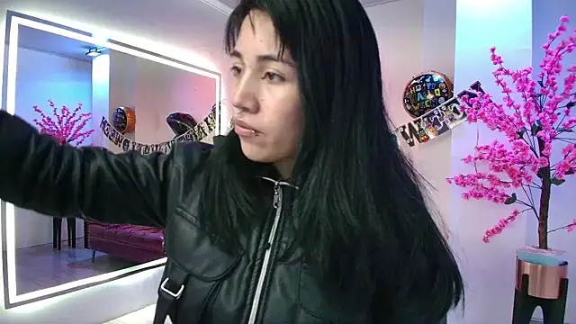 Leia queens online show from 27, 10, 2025