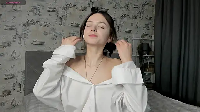 LilianGrindle online show from 15, 3, 2025