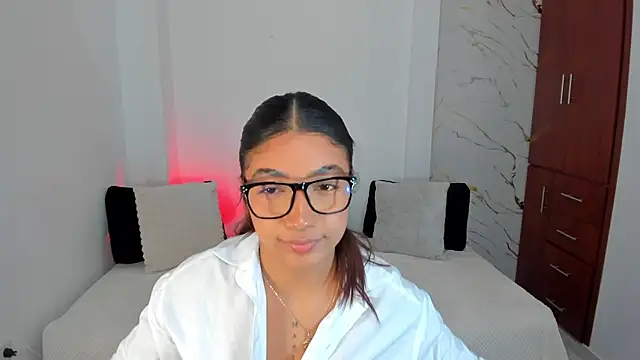Snapshot of martina_roldam chatting on 18, 5, 2026 martina roldam online show from 18, 5, 2026