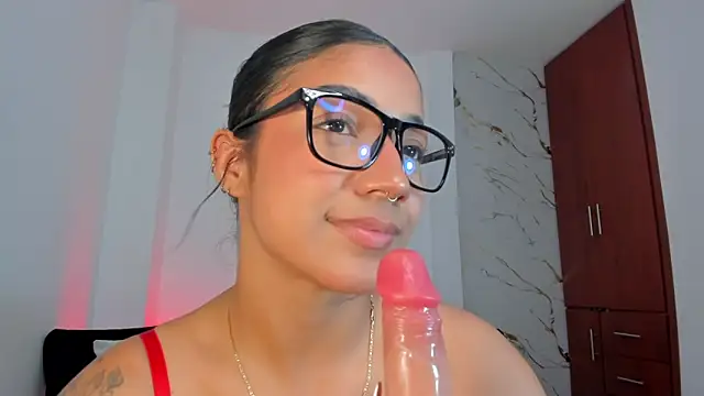 Snapshot of martina_roldam chatting on 19, 5, 2026 martina roldam online show from 19, 5, 2026
