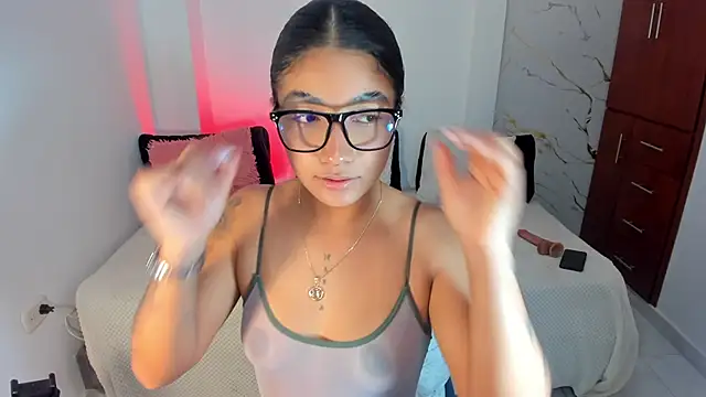 Snapshot of martina_roldam chatting on 25, 5, 2026 martina roldam online show from 25, 5, 2026