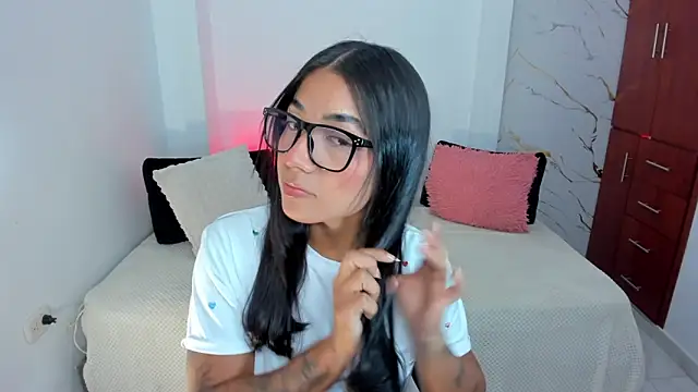 Snapshot of martina_roldam chatting on 4, 6, 2026 martina roldam online show from 4, 6, 2026