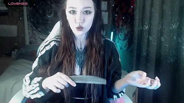 chloe crystall killer online show from 8, 5, 2026