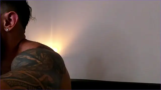 Snapshot of BradLeon_ chatting on 25, 9, 2025 BradLeon online show from 25, 9, 2025