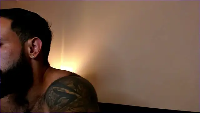 Snapshot of BradLeon_ chatting on 6, 10, 2025 BradLeon online show from 6, 10, 2025