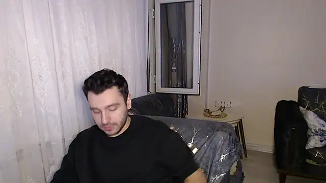 handsomeee04 online show from 13, 7, 2026