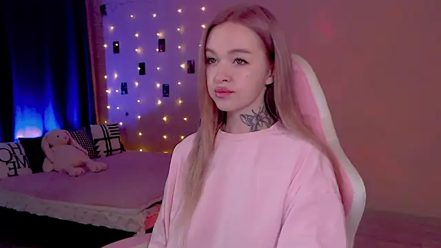 Snapshot of Naughty_Mable chatting on 18, 6, 2026 Naughty Mable online show from 18, 6, 2026