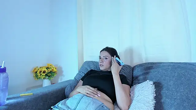 Abril jones10 online show from 31, 1, 2025