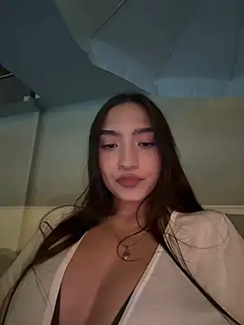Snapshot of MilenaMilven chatting on 3, 8, 2026 MilenaMilven online show from 3, 8, 2026