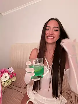 Snapshot of MilenaMilven chatting on 6, 8, 2026 MilenaMilven online show from 6, 8, 2026