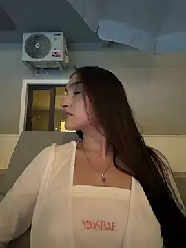 Snapshot of MilenaMilven chatting on 9, 8, 2026 MilenaMilven online show from 9, 8, 2026