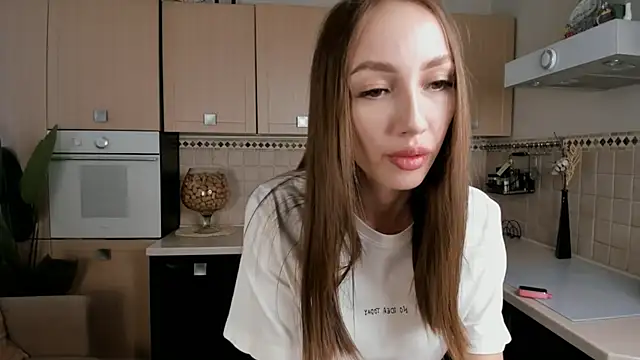 Snapshot of LinnGaillard chatting on 27, 12, 2024 LinnGaillard online show from 27, 12, 2024