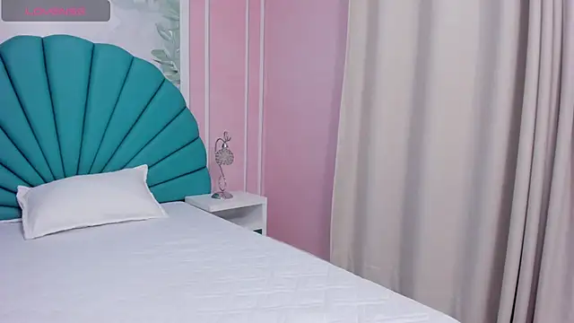 Snapshot of Daphne_Fox_ chatting on 23, 2, 2025 Daphne Fox online show from 23, 2, 2025