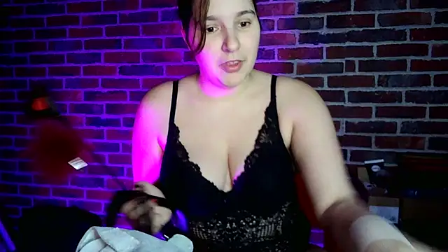 Snapshot of Heleneecesmecs2 chatting on 1, 1, 2025 Heleneecesmecs2 online show from 1, 1, 2025