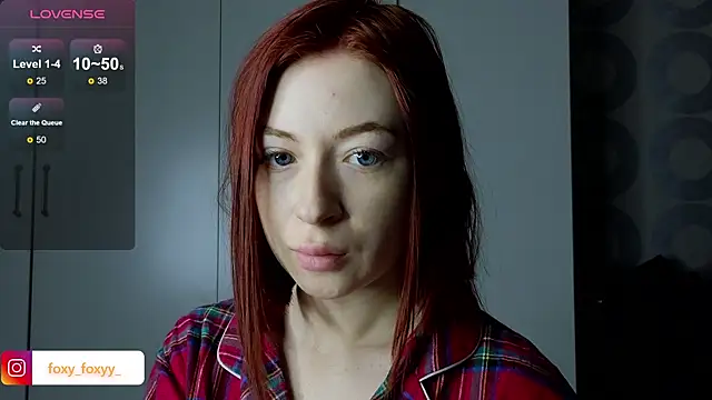 Snapshot of Cuteroxyfoxy chatting on 23, 12, 2024 Cuteroxyfoxy online show from 23, 12, 2024