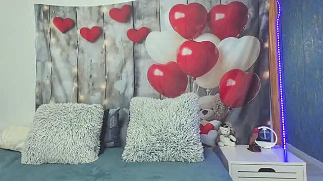 Snapshot of EmaLowe chatting on 26, 9, 2025 EmaLowe online show from 26, 9, 2025